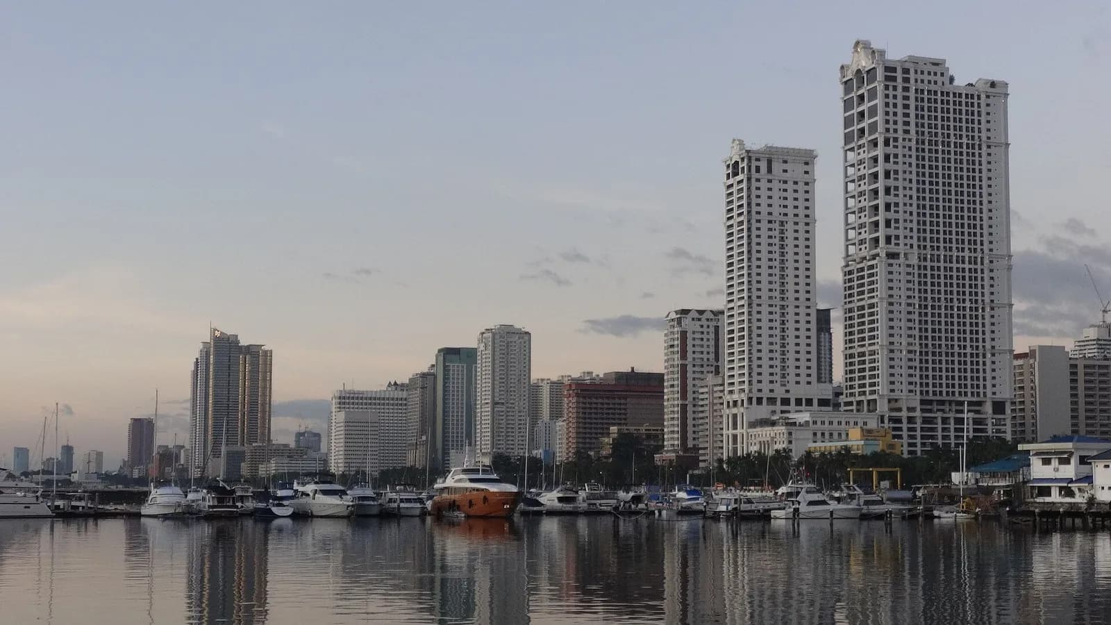 Pre-Selling Condo in Manila 2027: Projects, Costs, Risks