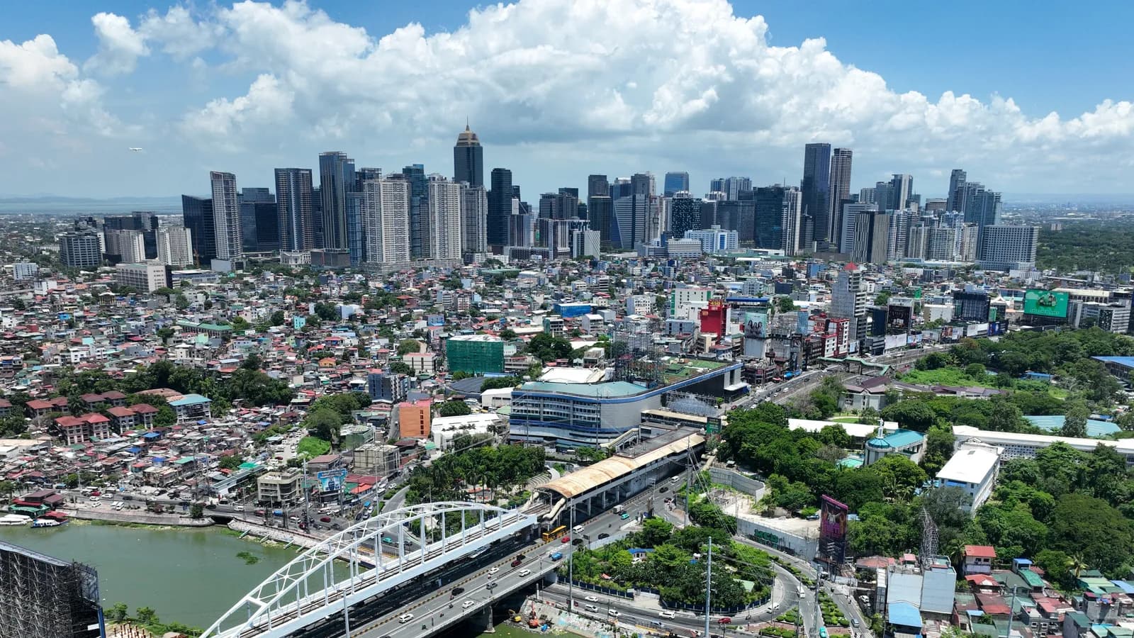 Pre Selling Condo Metro Manila 2027: 8 Cities Compared